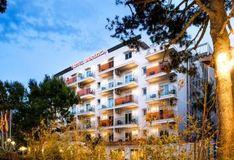 Hotel Bersoca has Balcony rooms