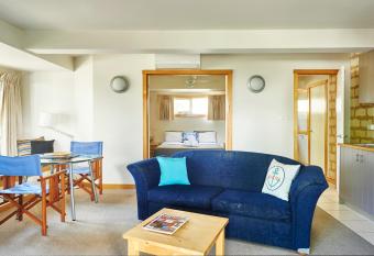 Seahaven Village has rooms with a private hot tub