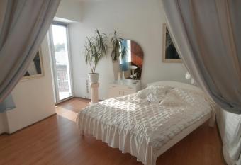 Private Apartment For You allows 18 year olds to book a room