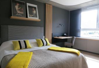 Martigny Boutique-H  tel allows 18 year olds to book a room