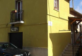 La Casetta Di Anna has Balcony rooms