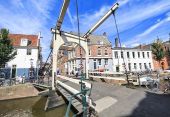 The Hotel Apartments in the Center of Amsterdam has Balcony rooms
