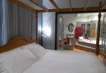 Swiss Hotel allows 18 year olds to book a room