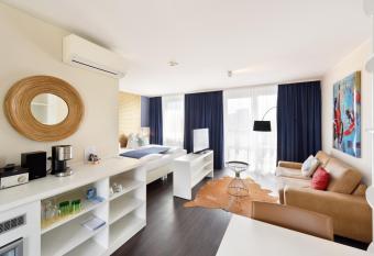 Amedia Luxury Suites Graz, Trademark Collection by Wyndham has Balcony rooms