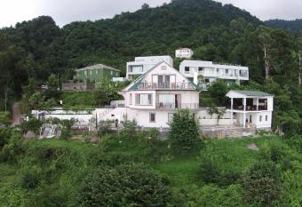 Mount Villa Kvariati has Balcony rooms
