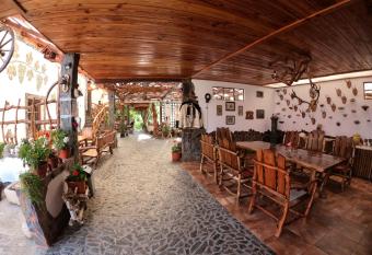 Casa Vlad has Balcony rooms