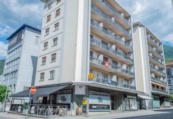 Garni Moderno allows 18 year olds to book a room