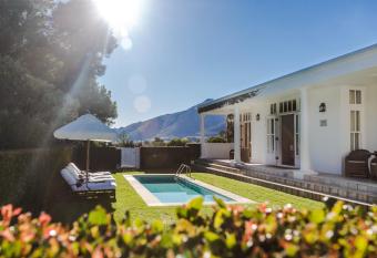 Lily Pond House at Le Lude has Balcony rooms