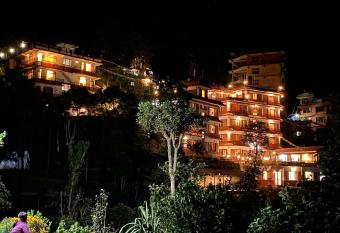 Gaia Holiday Home has Balcony rooms