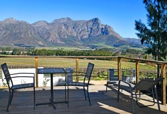 Topiary Wine Estate & Cottages allows 18 year olds to book a room