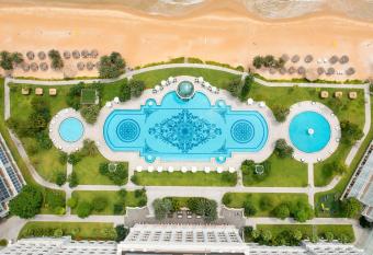 Sheraton Phu Quoc Long Beach Resort allows 18 year olds to book a room