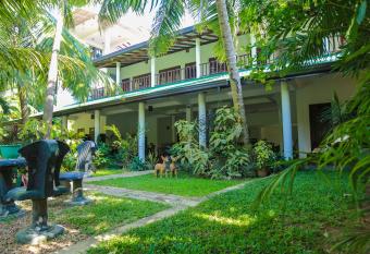 Tinara River Inn, Weligama has Balcony rooms
