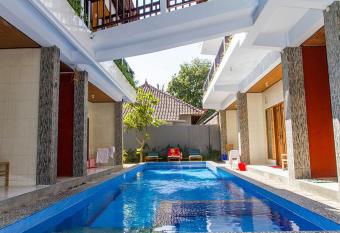 Wahyu Homestay 2 allows 18 year olds to book a room