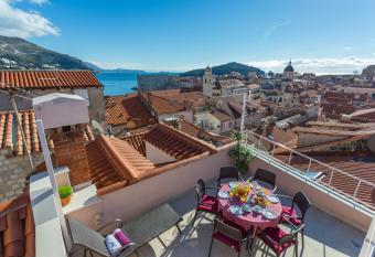 Holiday Home Mila has Balcony rooms