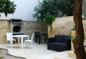 Monterussi Bed and Breakfast has Balcony rooms