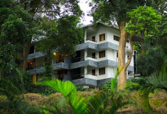 The Hill District Club Wayanad by VOYE HOMES has Balcony rooms