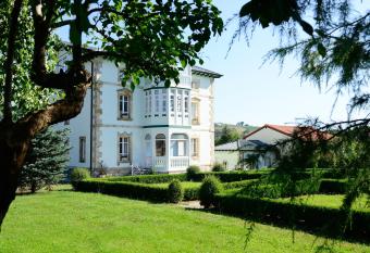 Hotel Rural El Solar del Mazo allows 18 year olds to book a room
