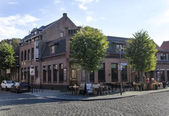 Jambon has Balcony rooms