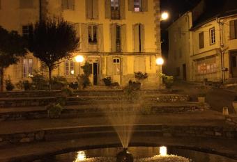 Au d  tour Du Larrech allows 18 year olds to book a room