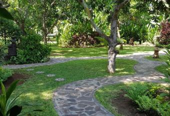 Mango Tree Inn has Balcony rooms