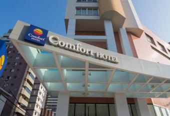 Comfort Hotel Santos allows 18 year olds to book a room