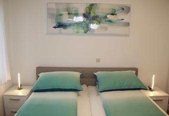 Apartment Zarko has Balcony rooms