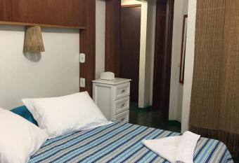 Hotel Pousada 7 Mares allows 18 year olds to book a room