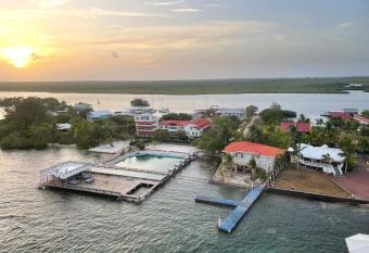 Coral View Beach Resort allows 18 year olds to book a room
