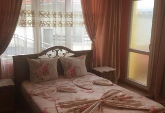 Guest House Hristina has Balcony rooms