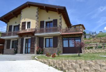 B&B Cimone has Balcony rooms