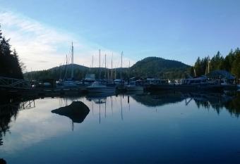 Freedom Lodge & Spa has rooms with a private hot tub