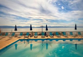 Brentanos Apartments - A - View of Paradise allows 18 year olds to book a room