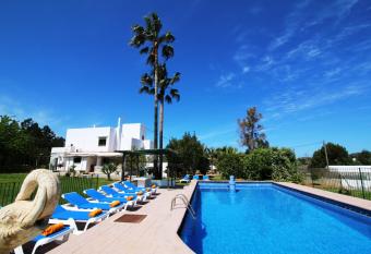 Villa Carvi has Balcony rooms