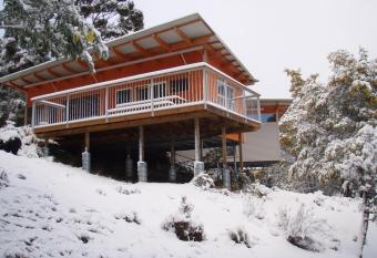 Base Camp Tasmania has Balcony rooms