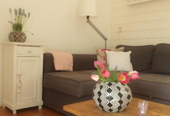 Apartment Boven Jan 572 has Balcony rooms