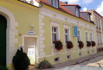 pension & sauna AM LORENZ allows 18 year olds to book a room