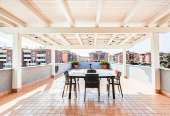 Anagnina Apartment has Balcony rooms