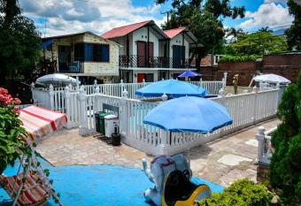 Hotel Gran Mansi  n de la Negra allows 18 year olds to book a room