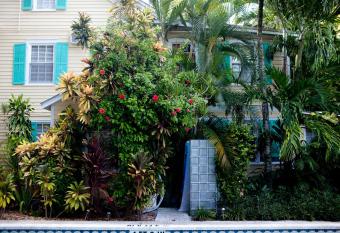 Seaport Inn has Balcony rooms