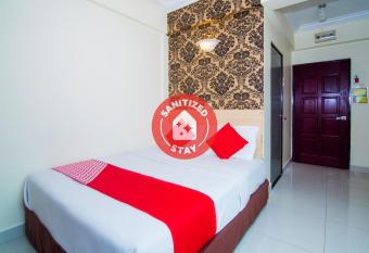 OYO 528 Andaman Sea Hotel allows 18 year olds to book a room