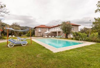 Eido do Carvalhoso - Casa de Campo em Arcos de Valdevez has Balcony rooms