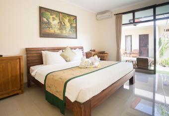 Blanjong Homestay by ecommerceloka has Balcony rooms