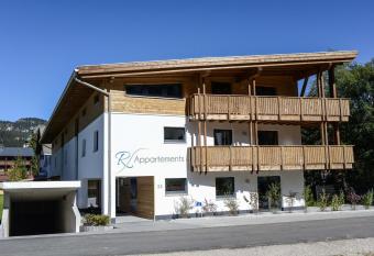 R Appartements has Balcony rooms