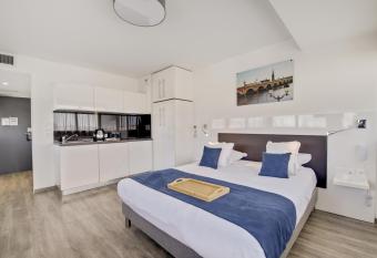 All Suites Appart H  tel Bordeaux Pessac allows 18 year olds to book a room