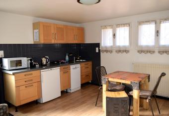 Appartement Le 510 allows 18 year olds to book a room