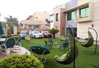 Grace Guest House has Balcony rooms