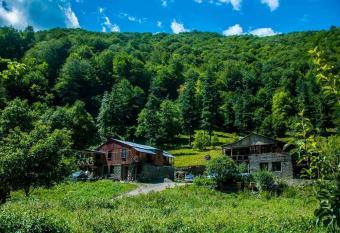 Korsha Guesthouse has Balcony rooms