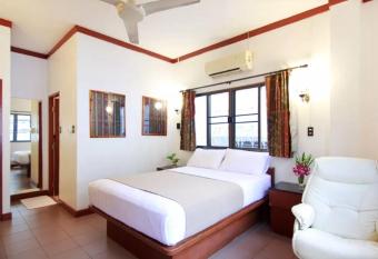 Buakao Inn allows 18 year olds to book a room