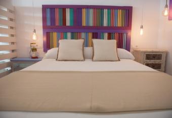 Alhan  a Vejer has Balcony rooms