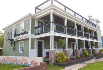Carolina Beach Inn has Balcony rooms